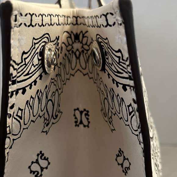 Tory Burch- Ella Printed Leather Tote in Ivory Americana Bandana, EUC - Picture 7 of 17